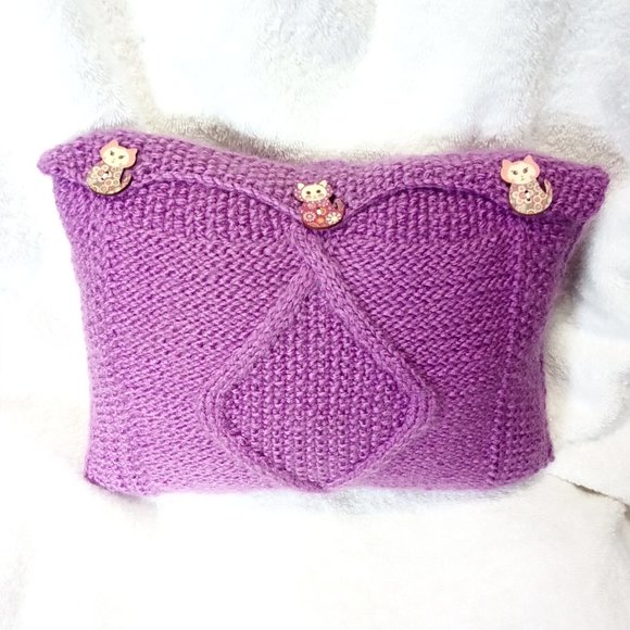 Hand Crafted Knit Throw Pillow Orchid Lilac Cat Buttons Sofa Couch Essenti… - Picture 1 of 9